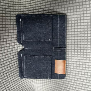 Mini billetera de mezclilla a la moda, monedero portátil, tarjetero pequeño, organizador de dinero compacto, accesorio de bolsillo de mezclilla para uso diario - Product Image 6