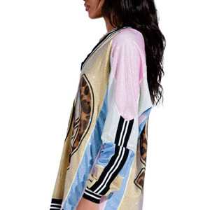Jersey de Fútbol Americano Personalizado para Mujer, con Lentejuelas y Malla, Estilo Y2K, Cuello en V, Diseño de Leopardo con Número, Jersey de Fútbol de Diseñador - Product Image 3