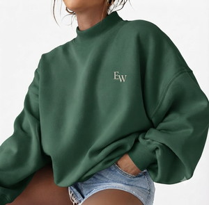 เสื้อสเวตเชิ้ตคอเต่าทรงหลวมสำหรับผู้หญิง สีเขียว ปักตัวอักษร EW ผ้าฝ้ายถัก 100% สไตล์สตรีทแวร์สำหรับฤดูใบไม้ร่วง - Product Image 1