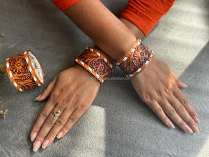 Nueva llegada Venta caliente occidental elegante hecho a mano pintado cuero mecanizado mano brazalete pulseras Unisex uso diario accesorio de moda - Product Image 3