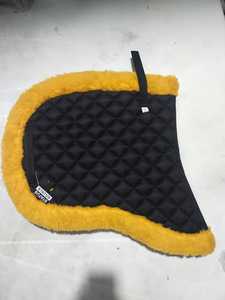 Bluhorse - Almohadilla de Montura para Caballo de Alta Calidad en Color Negro, Fabricada en Tela de Algodón Ajustable y Duradera, con Forro de Piel Sintética y Nailon - Product Image 4