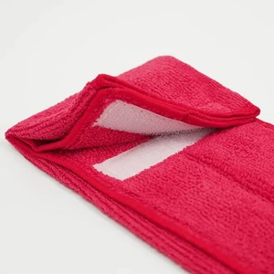 Juego de Toallas Deportivas Rojas Personalizadas 100% Algodón, Toallas Absorbentes de Sudor para Entrenamiento de Equipos de Fútbol Americano, Uso Unisex - Product Image 2