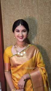 Sari Indio Tradicional Amarillo Suave y Elegante con Borde de Zari, para Bodas de Verano, Ropa Festiva para Mujer, Sin Arrugas, Protección Solar, Étnico - Product Image 2