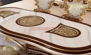 Muebles de Comedor de Madera de Teca de Lujo Tallados a Mano, Diseño Moderno, Tamaño y Color Personalizables, Artesanía de la Mejor Calidad - Product Image 2