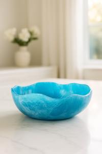 Bol de service en résine époxy au design minimaliste pour une esthétique de table moderne et épurée, offrant une forme artistique fonctionnelle - Product Image 4