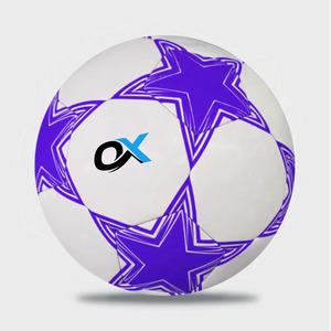 Balón de Fútbol Ox Talla 5 con Diseño de Estrellas Azules Serigrafiadas - Product Image 4