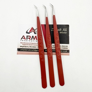 Pince à épiler pour extensions de cils en acier inoxydable enduit rouge, durable et de précision, avec poignée à motif cœur à 45 degrés, logo personnalisé - Product Image 1