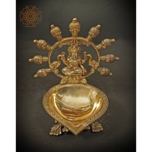 Diosa Gajalakshmi Big Diya hecha a mano de 8 pulgadas en latón para decoración del hogar, hecha en la India para regalar - Product Image 3