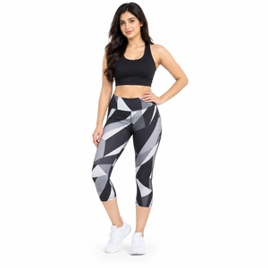 <b>Women</b> <b>Capri</b> <b>Legging</b> Made With High Quality Performance Material Flexible Movement Moisture Control Properties Breathable - Product Image 1