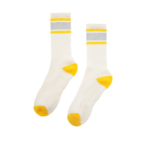 Chaussettes de sport personnalisées pour hommes et femmes, en coton blanc/orange, avec logo brodé, pour la course à pied et le cyclisme, design de qualité. - Product Image 2