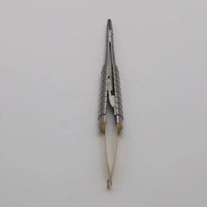 Porte-aiguille chirurgical dentaire Castroviejo de haute qualité, doré, réutilisable, manuel, en acier inoxydable, bois et métal, Shuja Surgico - Product Image 3