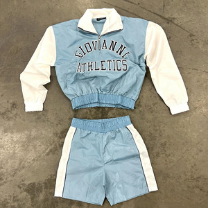 ชุดวอร์มปักโลโก้ตามสั่ง ชุดแจ็คเก็ตครอปครึ่งซิปผ้าไนลอน และกางเกงวินด์เบรกเกอร์ขาสั้น คุณภาพสูง - Product Image 2