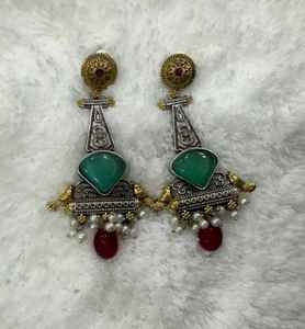 Pendientes de Cuentas Oxidadas Tradicionales de OM Fashion Studio, Joyería Clásica Plateada en Plata Antigua, Ligeros, Duraderos y Multifuncionales - Product Image 4