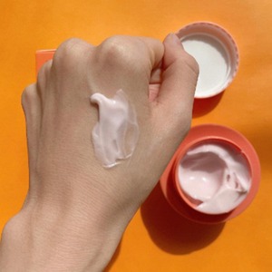 [POUR LA PEAU] Crema Facial Calmante y Unificadora del Tono, Cuidado Hidratante Facial, Ingredientes Naturales, Loción Facial No Grasosa - Product Image 4
