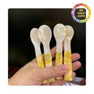 Cuchara única de nácar brillante en varios colores y diseños para comidas gourmet y regalos. - Product Image 5