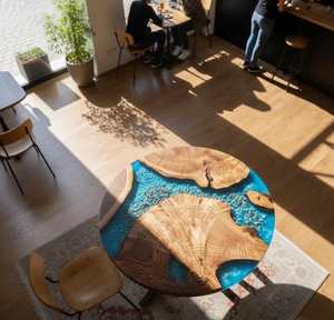 Table basse artisanale de luxe, élégante, personnalisée, écologique, faite à la main, peinte à la main, avec bord naturel et résine océanique, pour décoration côtière - Product Image 1