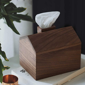 Boîte à mouchoirs en bois simple pour la maison et les restaurants, design créatif et mignon avec gravure pour le salon - Product Image 1