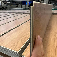 Wasserdichter SPC Klick-Vinylboden Piso Vinilico 20mil Nutzschicht Holzmaserung Starrer Kern PVC LVP Vinylplanken mit IXPE Kommerziell