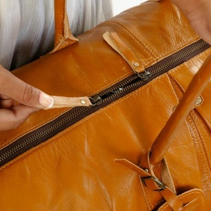 Bolsa de lona grande de diseñador personalizado de fabricante, bolsa de lona de viaje de cuero genuino de grano completo para hombres, bolsas de noche de fin de semana de lujo - Product Image 5