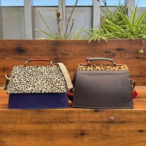 Sac à bandoulière en cuir recyclé imprimé animal vintage pour sac à bandoulière pour femme avec fermeture à rabat sac de tous les jours écologique - Product Image 5