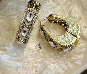 Pendientes de Latón Chapado en Oro con Moissanita y Resina Epoxi, de Alta Calidad y Elegancia, para Mujeres y Niñas, Colección para Fiestas y Eventos Nocturnos - Product Image 1