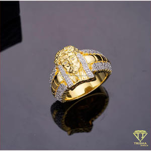Anillo de Lujo de Plata 925 con Diamante Cultivado en Laboratorio en Forma de Rostro y Detalles de Piedras Brillantes para Compradores Mayoristas de Joyería - Product Image 4