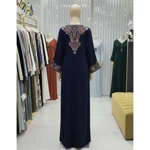 Abaya de Alta Calidad para Mujer con Cuentas y Pedrería, Ropa Islámica Modesta para Uso Diario y en Ocasiones Especiales, Disponible para Venta al Por Mayor - Product Image 4