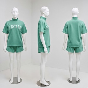 Ensemble décontracté deux pièces pour femme : T-shirt oversize à col montant et short – Tenue de détente douce pour l'été - Product Image 3
