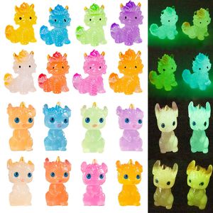 Statua di Drago in Resina Multicolore Creativa, 16 Pezzi, Ornamenti Luminosi per Giardini, Cortili e Scrivanie - Product Image 3