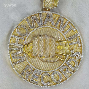 Colgante de Letra Personalizado para Hombre, Estilo Hip Hop, de Plata de Ley 925, con Moissanita y Diamantes Redondos y Baguette, con Incrustaciones de Diamantes, Forma Redonda - Product Image 1