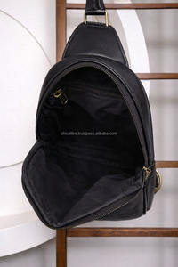 Bolso de Hombro y Pecho de Cuero Vacuno Repujado a Mano Estilo Western 2026, Bolso Cruzado de Viaje Moderno y Elegante, de Piel con Pelo, Fácil de Llevar - Product Image 5