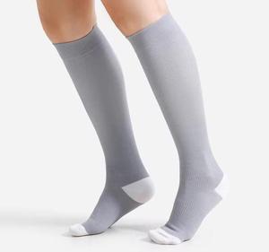 Chaussettes de compression mi-hautes pour hommes, respirantes, tricotées, sportives, été, polyamide, antidérapantes - Product Image 6