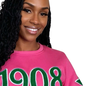 Sudadera de Chenilla AKA 1908 Ivy League para Mujer, Sudadera Premium con Cuello Redondo y Letras Griegas Bordadas - Product Image 3