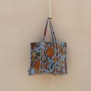 Sac fourre-tout en coton matelassé fait main, taille moyenne, fermeture éclair vintage, longue anse d'épaule, réutilisable pour le shopping et les voyages - Product Image 2