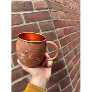 Taza Moscow Mule con Diseño Floral, 100% Cobre, Artesanal, Ecológica, con Aislamiento para Bebidas Frías/Calientes, para Fiestas y Bares - Product Image 3