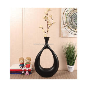 Jarrón de metal de cobre ligero y resistente con un acabado texturizado ideal para arreglos florales y acentos de exhibición artística - Product Image 3