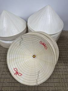 Meilleures ventes 2026 : Chapeau conique en feuille de palmier naturel avec forme classique pour usage décoratif et distribution à l'exportation - Product Image 6