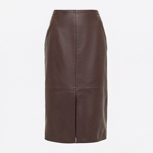 Jupe crayon en similicuir pour femme, longueur genou, couleur unie, design minimaliste avec fente avant, taille normale, à porter en toutes saisons - Product Image 1