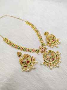 Elegante conjunto de joyas de piedra AD para mujer Hermoso collar indio y aretes Combo para bodas y ocasiones festivas - Product Image 2