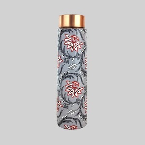 ขวดน้ำทองแดงลายดอกไม้ พร้อมฝาปิดแบบพกพาสำหรับเดินทาง - Product Image 2