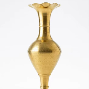 Vase à fleurs en laiton artisanal, urne en métal gravée Meenakari traditionnelle, décoration pour la maison et le bureau, grand vase de sol moderne, finition polie - Product Image 1
