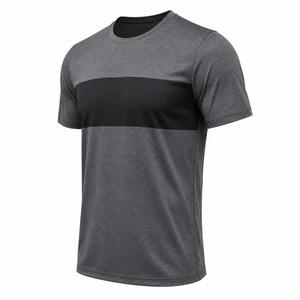 เสื้อยืดคอกลมแขนสั้นผู้ชายรุ่นฮิต ผ้าเจอร์ซีย์ถักน้ำหนัก 180 กรัม ทรงปกติ เป็นมิตรกับสิ่งแวดล้อม ผลิตจากโพลีเอสเตอร์ 100% ลวดลายเรียบง่าย สวมใส่สบาย - Product Image 3