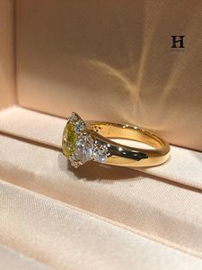 Anillo de compromiso vintage de oro de 14 quilates con diamantes amarillos de corte ovalado y múltiples piedras para mujer - Product Image 6