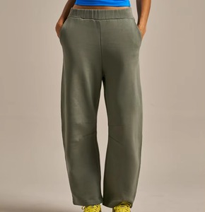 Pantalon de jogging ample et surdimensionné en molleton français pour femme avec logo personnalisé, 100 % coton épais, style hip-hop, idéal pour le sport et la gym - Product Image 1