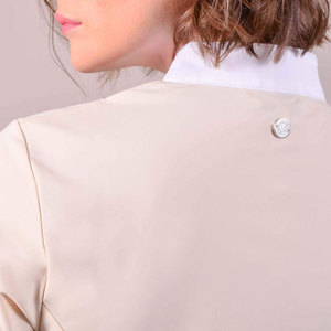 Chemise d'équitation beige à manches courtes pour femme avec col blanc et insert en mesh, boutonnée devant - Product Image 4