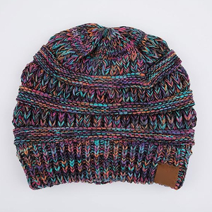 Gorros de Punto Premium, Tejido Común, Material Suave y Cálido, Unisex, para Uso Diario en Invierno y Comodidad al Aire Libre - Product Image 6