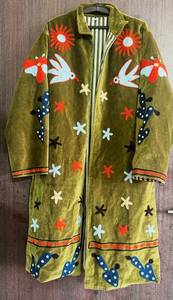 Abrigo Largo de Terciopelo Verde Oliva Hecho a Mano con Diseño Personalizado al por Mayor, con Motivos de Sagrado Corazón, Amor, Pájaros, Sol, Cactus y Estrellas - Product Image 6