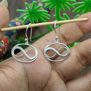 Pendientes Colgantes de Plata de Ley 925 con Símbolo de Infinito Hechos a Mano, Pendientes de Aro Infinito Minimalistas, Joyería Geométrica para Mujer - Product Image 1