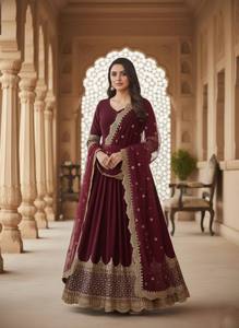 Conjunto de Dos Piezas Anarkali de Diseño Elegante con Bordado de Lentejuelas de Ramdev Trading para Mujer, Corte Moderno y Regular, Secado Rápido - Product Image 2