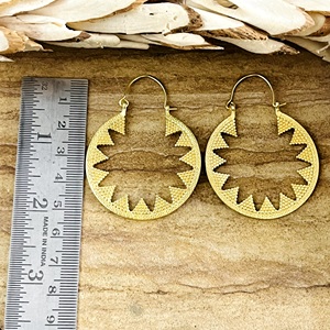 Pendientes Geométricos de Latón Tribal con Baño de Oro de 18k, Diseño de Rayos de Sol, para Mujer, Venta al por Mayor/OEM/ODM - Product Image 3